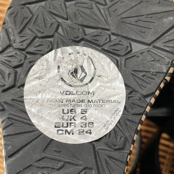 ✨Host Pick✨ Volcom Platform Wedges NWOB - Picture 7 of 11